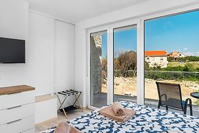 Apartments Antonija and Robert