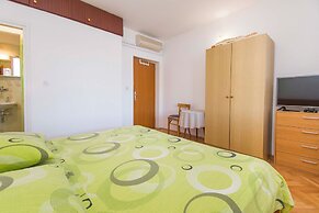 Apartment and Rooms Ive