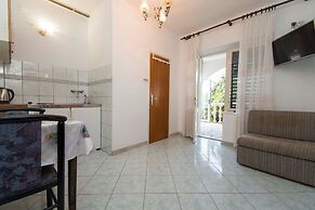 Apartment and Rooms Ive