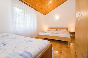 Apartment and Rooms Ive