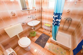 Apartment and Rooms Ive