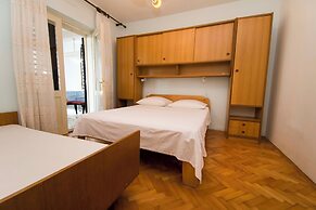 Apartment and Rooms Ive