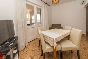 Apartment and Rooms Ive