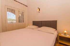 Apartment and Rooms Ive