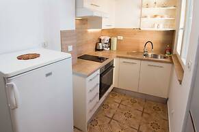 Apartment and Rooms Ive