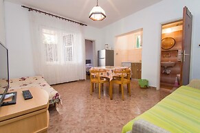Apartment and Rooms Ive