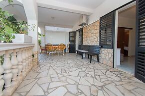 Apartment and Rooms Ive