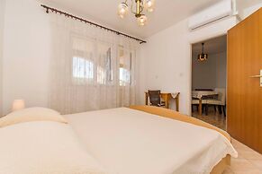 Apartment and Rooms Ive