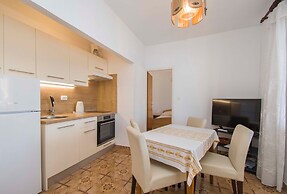 Apartment and Rooms Ive