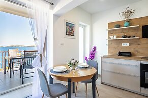 Apartments Doro