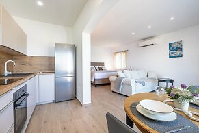 Apartments Doro