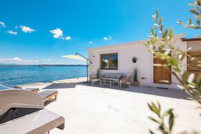 Apartments Beachfront Pebble