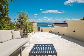 Apartments Beachfront Pebble