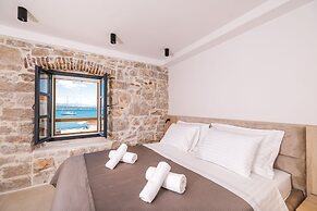 Apartments Beachfront Pebble