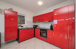 House Mimica