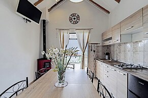 House Komadic Raja
