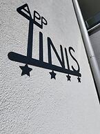 House Tinis