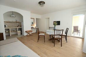 Apartments Jolie
