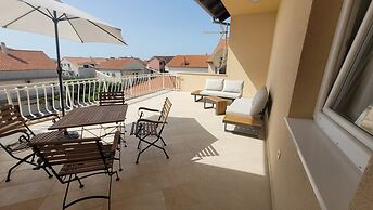 Apartments Jolie