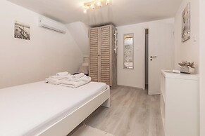 House Punat Residence