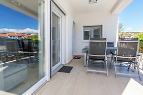 Apartments Lonamare