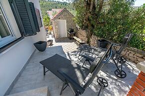 Apartments Lonamare