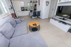 Apartments Lonamare