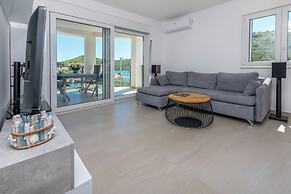 Apartments Lonamare