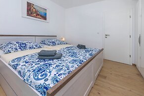 Apartments Lonamare