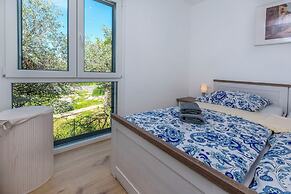 Apartments Lonamare