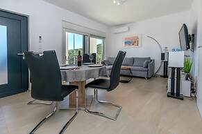 Apartments Lonamare
