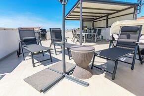 Apartments Lonamare