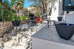Apartments Lonamare