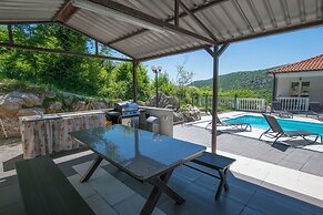 House Bribirska Vila