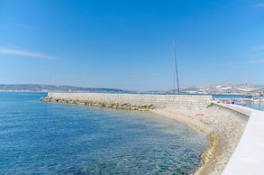 Apartments Castel L