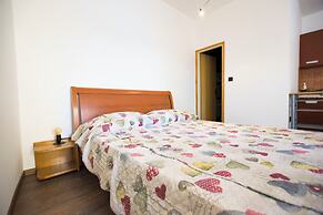 Apartments Hari