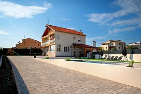 House Villa Luni