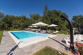 House Cetiri Hrasta