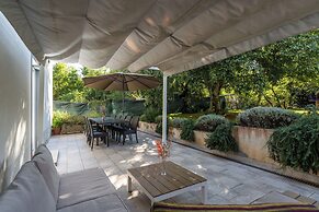 House Cetiri Hrasta