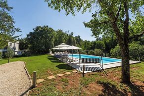 House Cetiri Hrasta