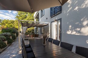 House Cetiri Hrasta