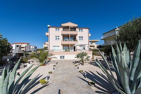 Apartments Milenko
