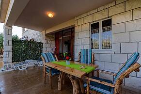 Apartments Seafront Mavla