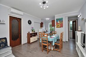 Apartment Kumi