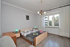 Apartment Kumi