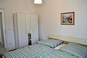 Apartments Ari i Segi