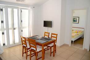 Apartments Ari i Segi