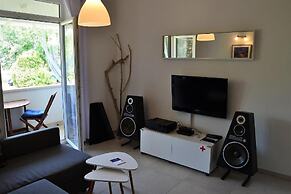 Apartments Ari i Segi