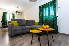 Apartment Coastal Urban Nest