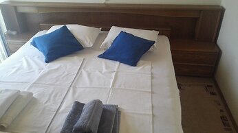 Apartments and Rooms Mery